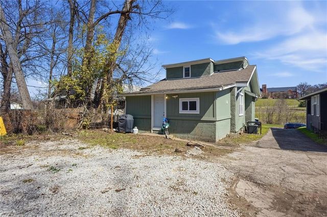 6502 Paseo Boulevard, Kansas City, MO 64131