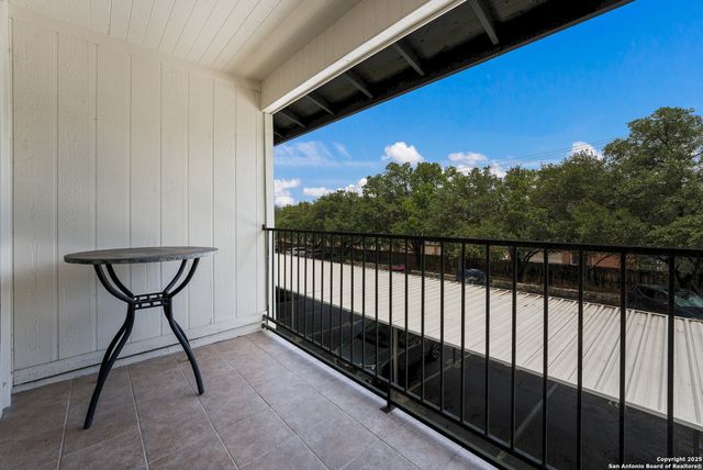 100 Lorenz Rd Apt 1202, San Antonio, TX 78209