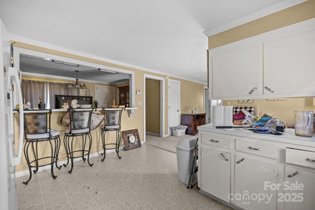 1100 Avondale Road, Lowell, NC 28098