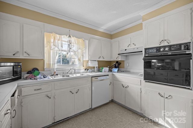 1100 Avondale Road, Lowell, NC 28098