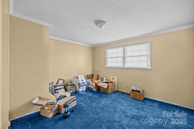 1100 Avondale Road, Lowell, NC 28098