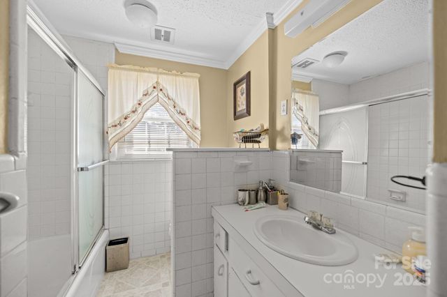 1100 Avondale Road, Lowell, NC 28098