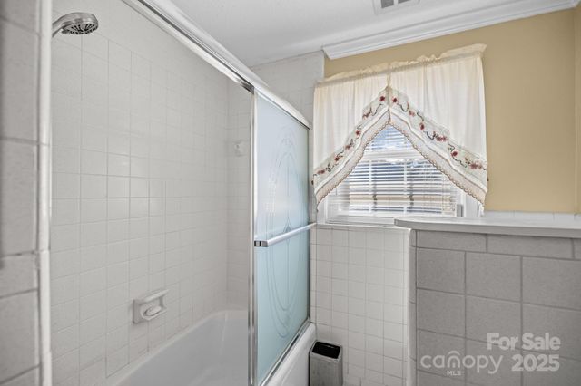 1100 Avondale Road, Lowell, NC 28098