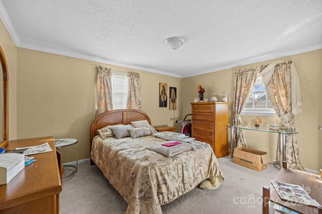 1100 Avondale Road, Lowell, NC 28098