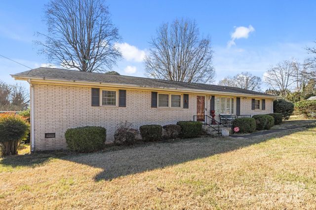 1100 Avondale Road, Lowell, NC 28098