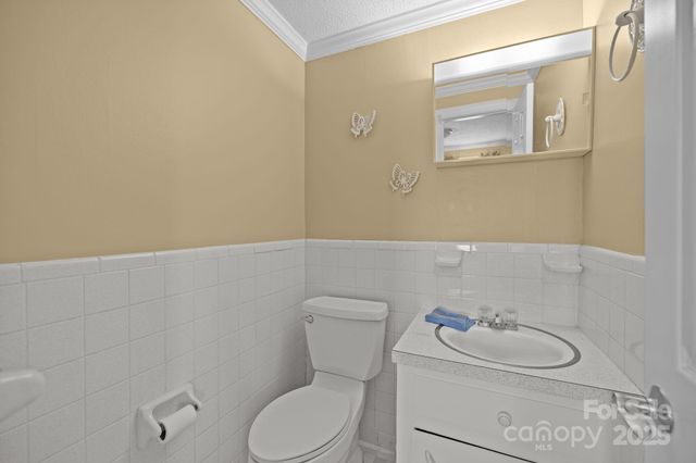 1100 Avondale Road, Lowell, NC 28098