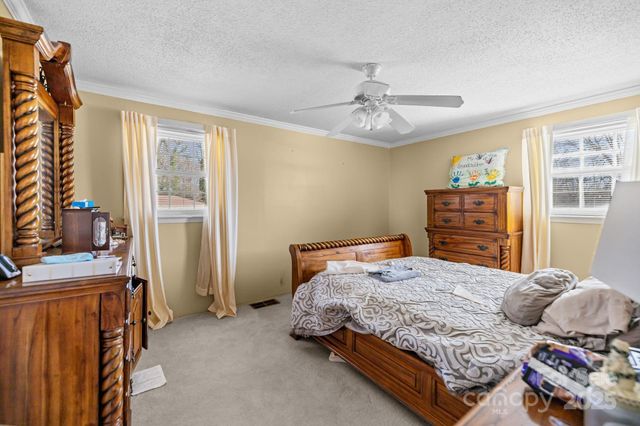 1100 Avondale Road, Lowell, NC 28098