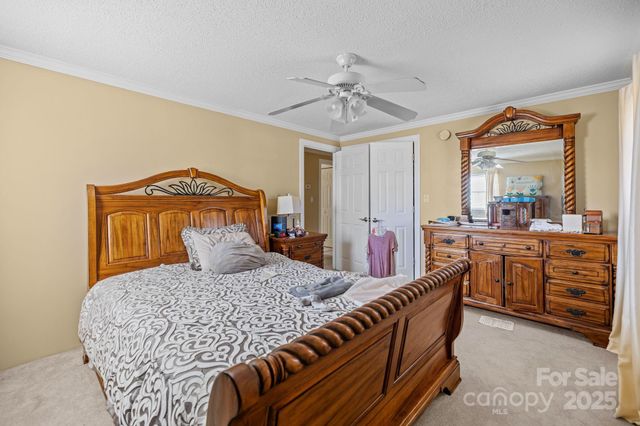 1100 Avondale Road, Lowell, NC 28098