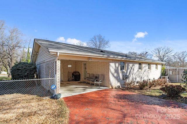 1100 Avondale Road, Lowell, NC 28098