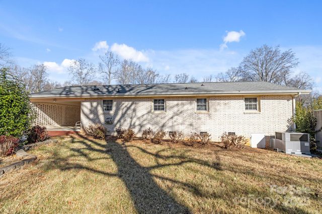 1100 Avondale Road, Lowell, NC 28098