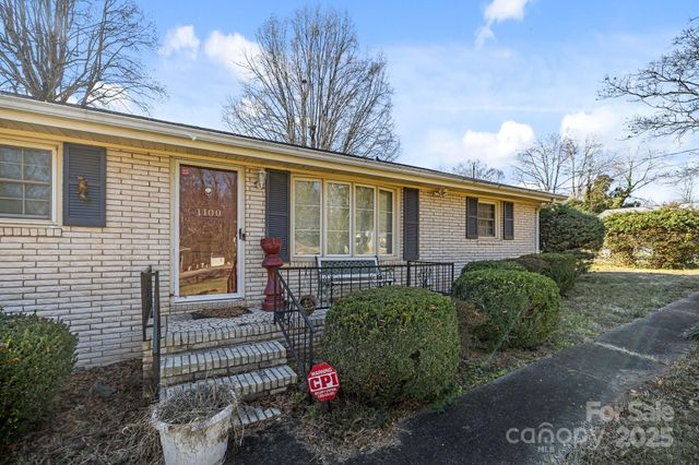 1100 Avondale Road, Lowell, NC 28098