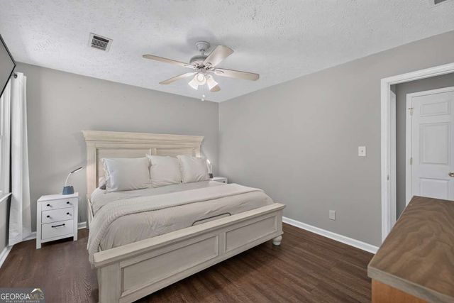 3735 Creekwood Drive, Loganville, GA 30052