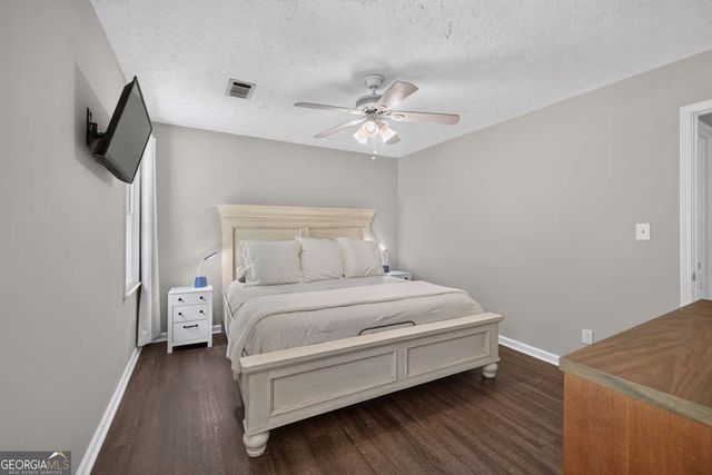 3735 Creekwood Drive, Loganville, GA 30052