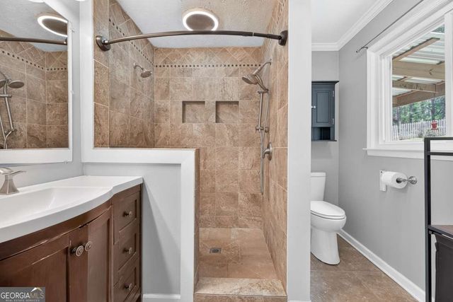 3735 Creekwood Drive, Loganville, GA 30052