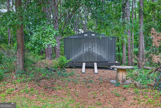3735 Creekwood Drive, Loganville, GA 30052