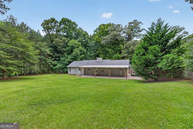 3735 Creekwood Drive, Loganville, GA 30052