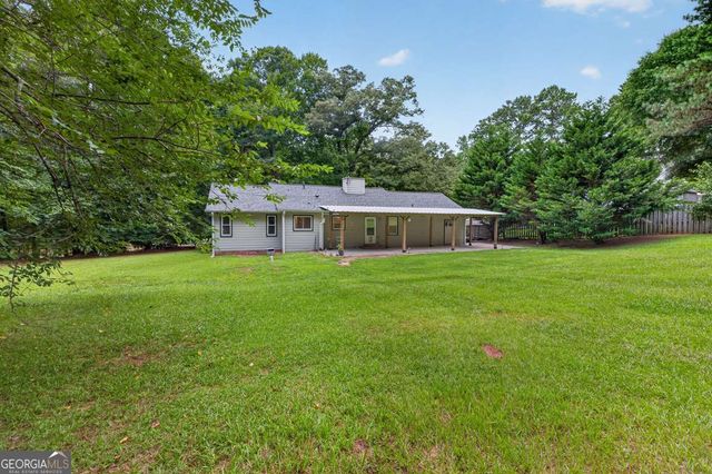 3735 Creekwood Drive, Loganville, GA 30052
