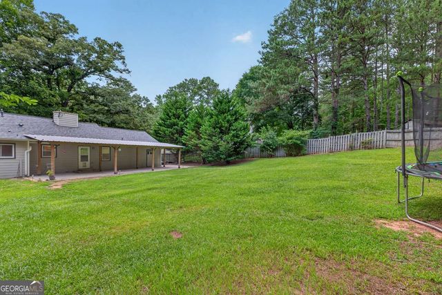 3735 Creekwood Drive, Loganville, GA 30052