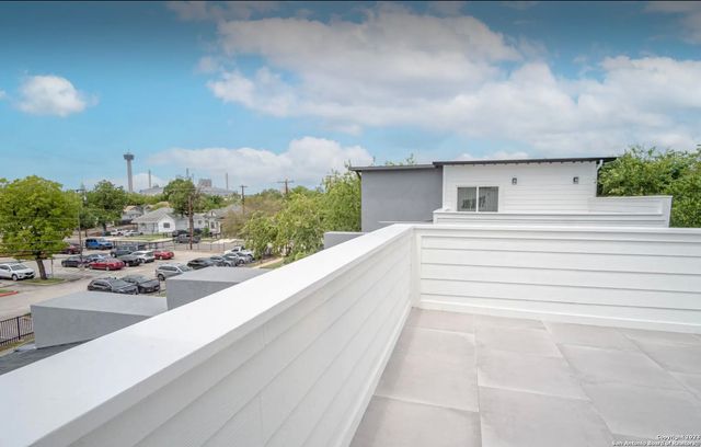 918 S Olive St Unit 102, San Antonio, TX 78210