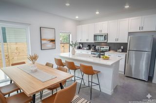 918 S Olive St Unit 102, San Antonio, TX 78210