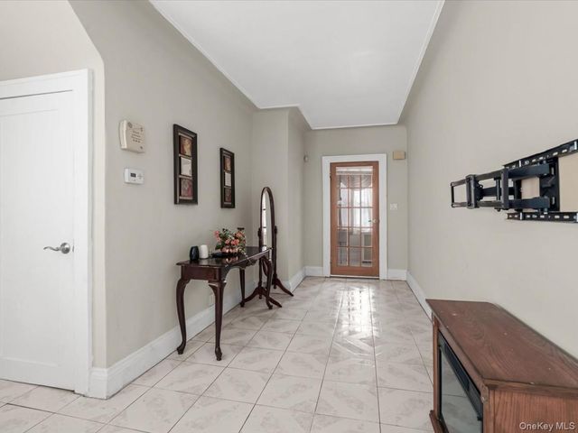 25 Edwards, Valley Stream, NY 11580