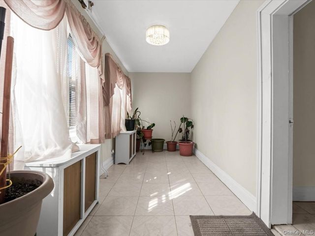 25 Edwards, Valley Stream, NY 11580