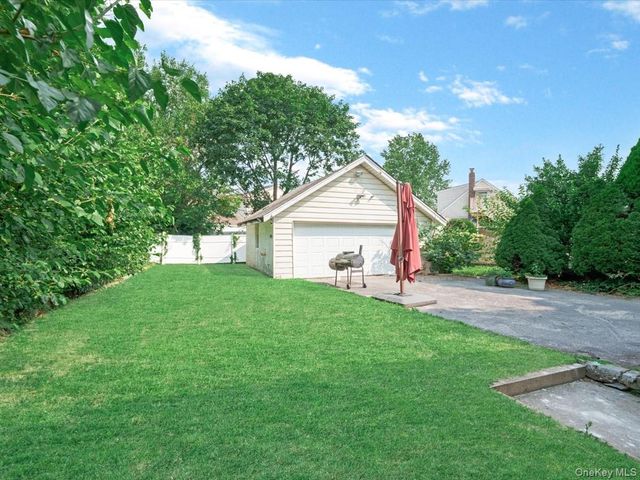 25 Edwards, Valley Stream, NY 11580
