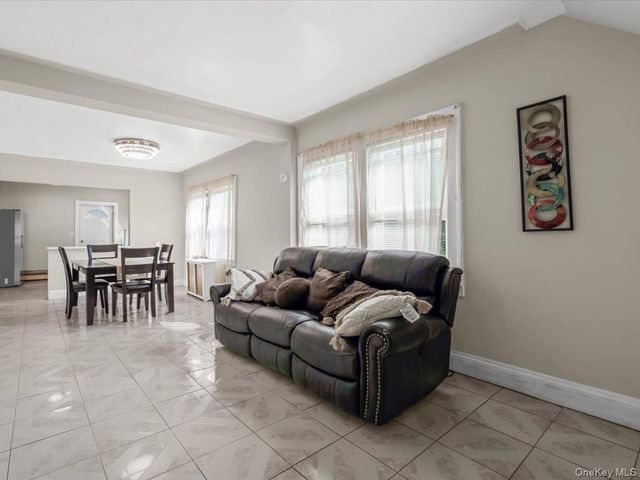 25 Edwards, Valley Stream, NY 11580