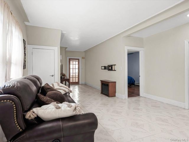 25 Edwards, Valley Stream, NY 11580