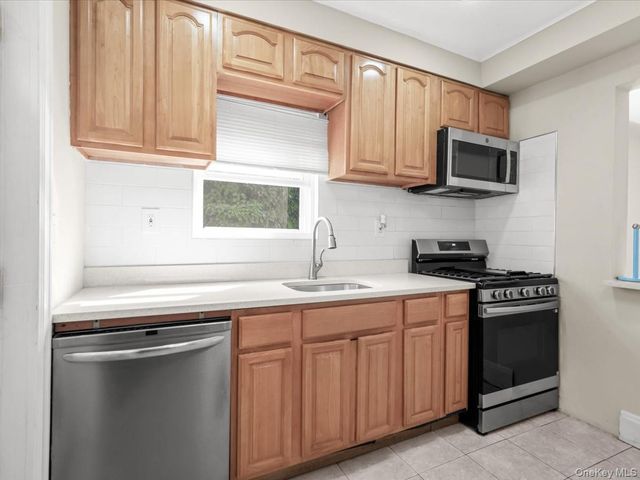 25 Edwards, Valley Stream, NY 11580