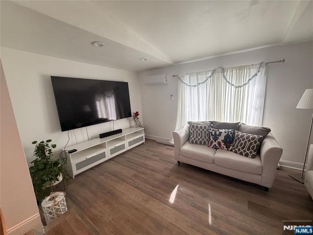 347 Forest Avenue, Paramus, NJ 07652