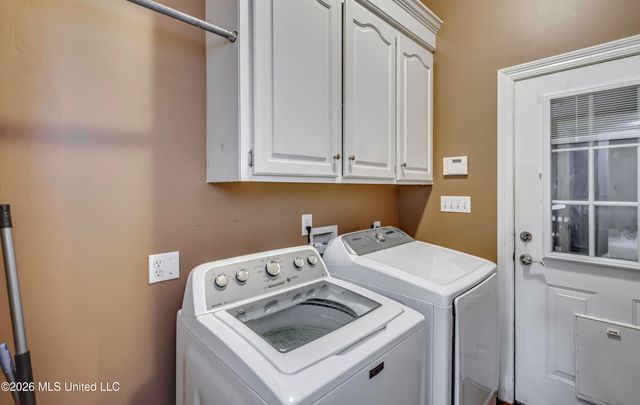 2023 Matthews Drive, Richland, MS 39218