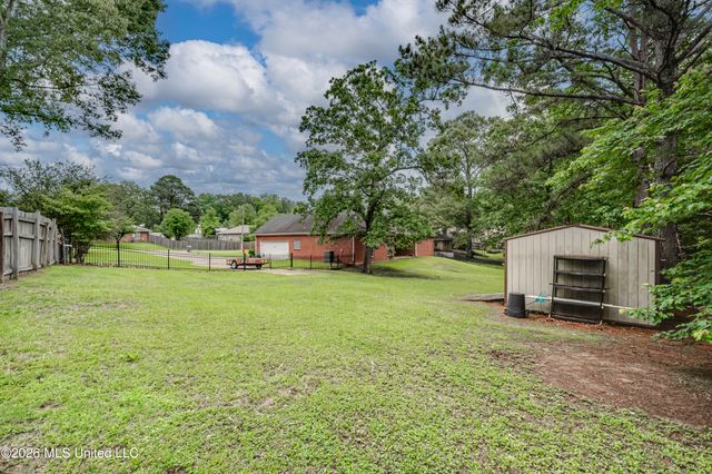 2023 Matthews Drive, Richland, MS 39218
