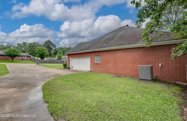 2023 Matthews Drive, Richland, MS 39218