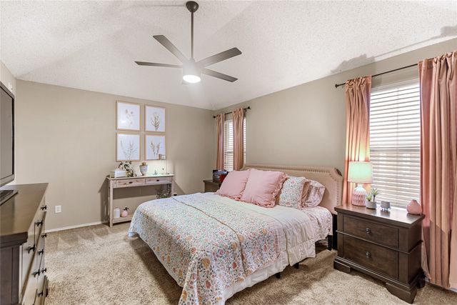 817 Amber Drive, Saginaw, TX 76179