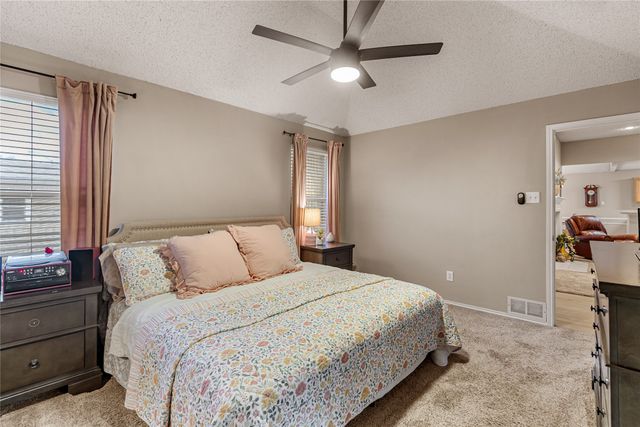 817 Amber Drive, Saginaw, TX 76179