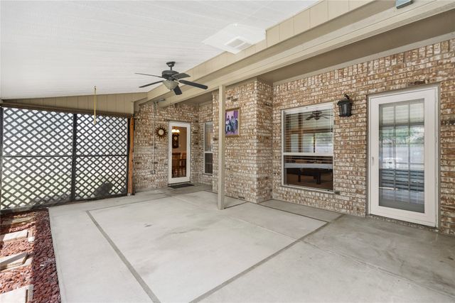 817 Amber Drive, Saginaw, TX 76179