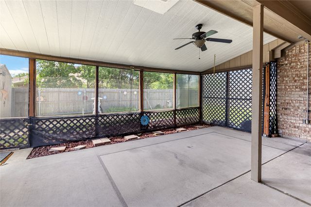 817 Amber Drive, Saginaw, TX 76179