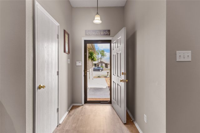 817 Amber Drive, Saginaw, TX 76179