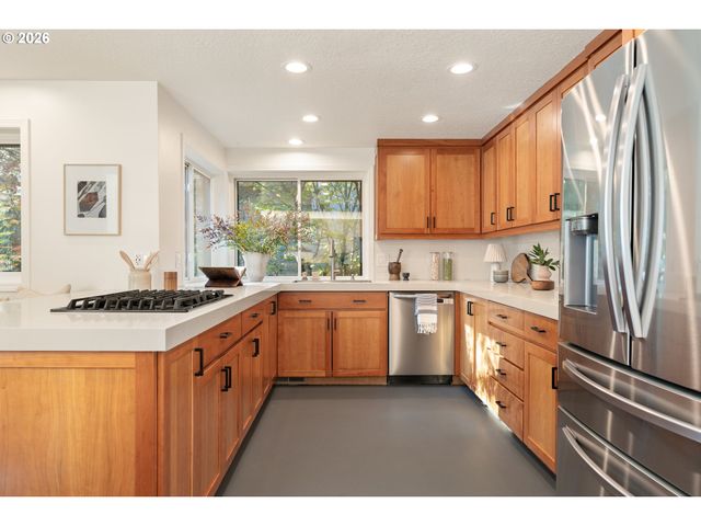25 BECKET St, Lake Oswego, OR 97035