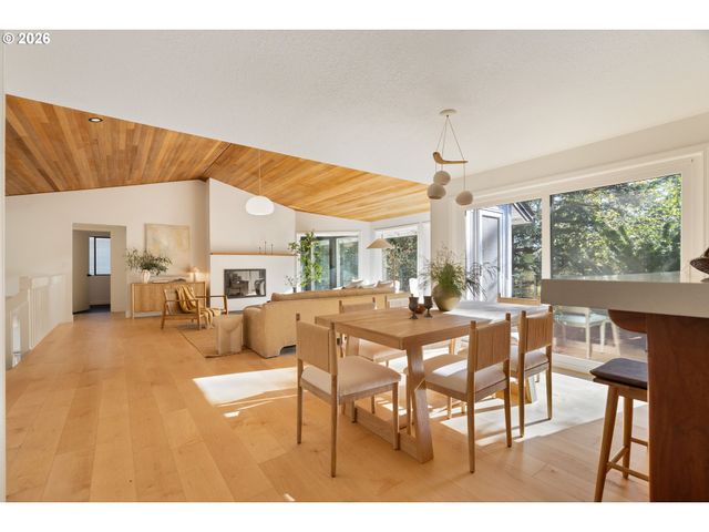 25 BECKET St, Lake Oswego, OR 97035