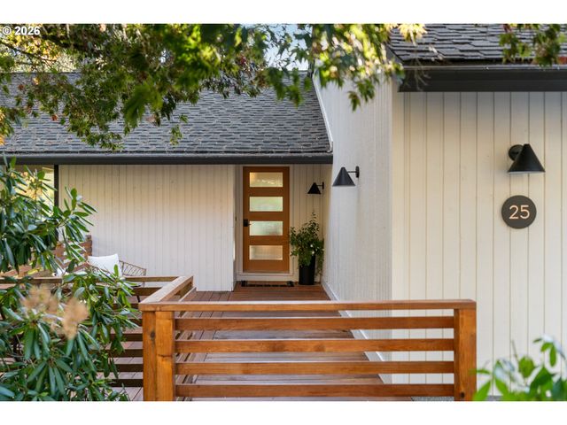 25 BECKET St, Lake Oswego, OR 97035