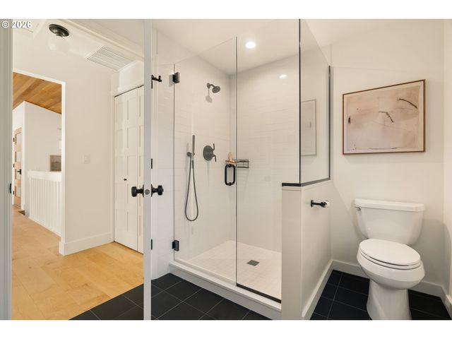 25 BECKET St, Lake Oswego, OR 97035