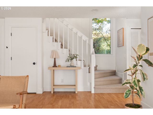 25 BECKET St, Lake Oswego, OR 97035