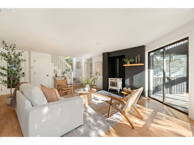 25 BECKET St, Lake Oswego, OR 97035
