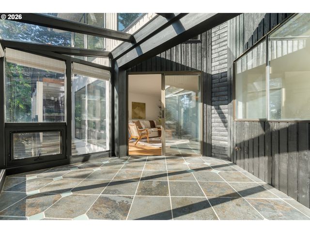 25 BECKET St, Lake Oswego, OR 97035