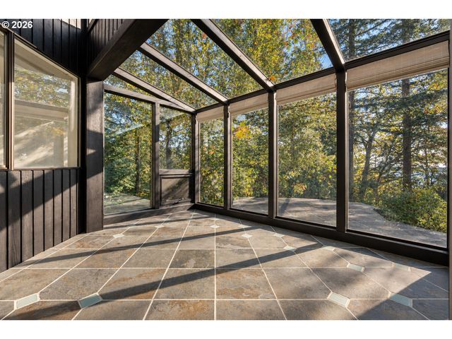 25 BECKET St, Lake Oswego, OR 97035