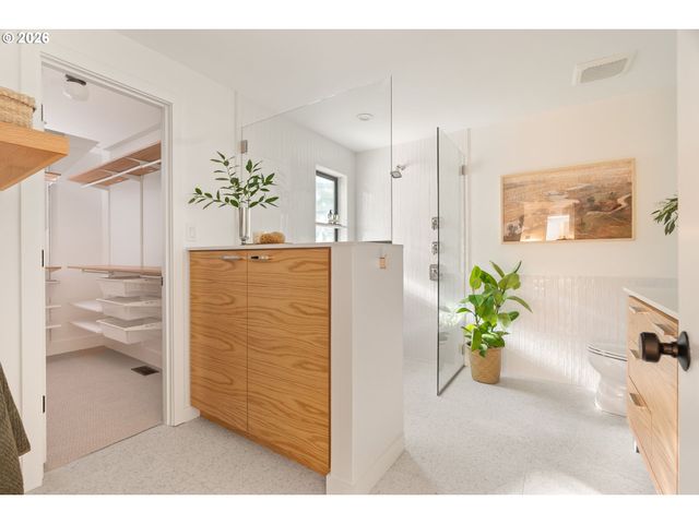 25 BECKET St, Lake Oswego, OR 97035