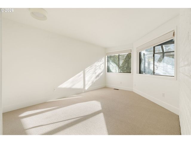 25 BECKET St, Lake Oswego, OR 97035