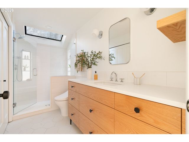 25 BECKET St, Lake Oswego, OR 97035